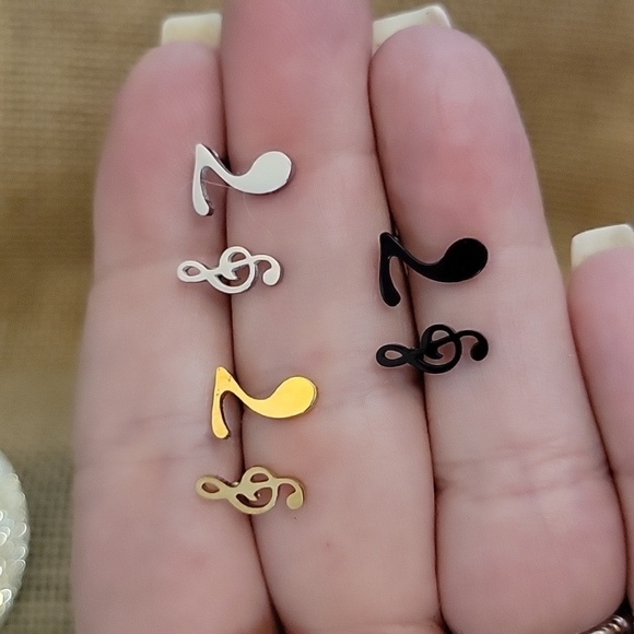 MUSICAL NOTE STUD EARRINGS - Picture 4 of 6